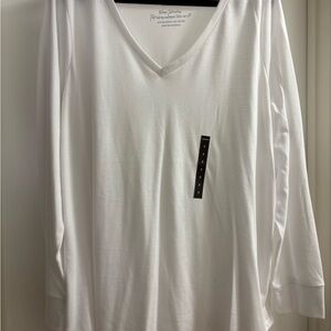 Torrid White Long Sleeve Tee V-Neck